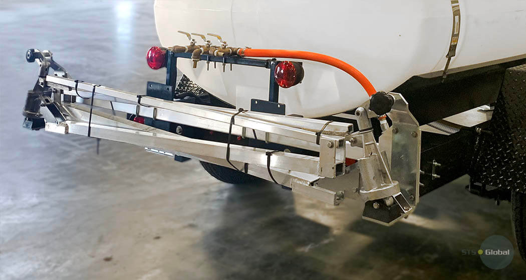 Trailer sprayer with boom picture