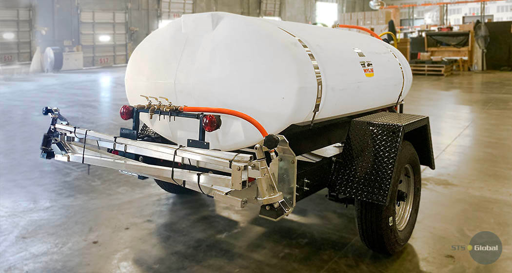 Spray trailer rear view