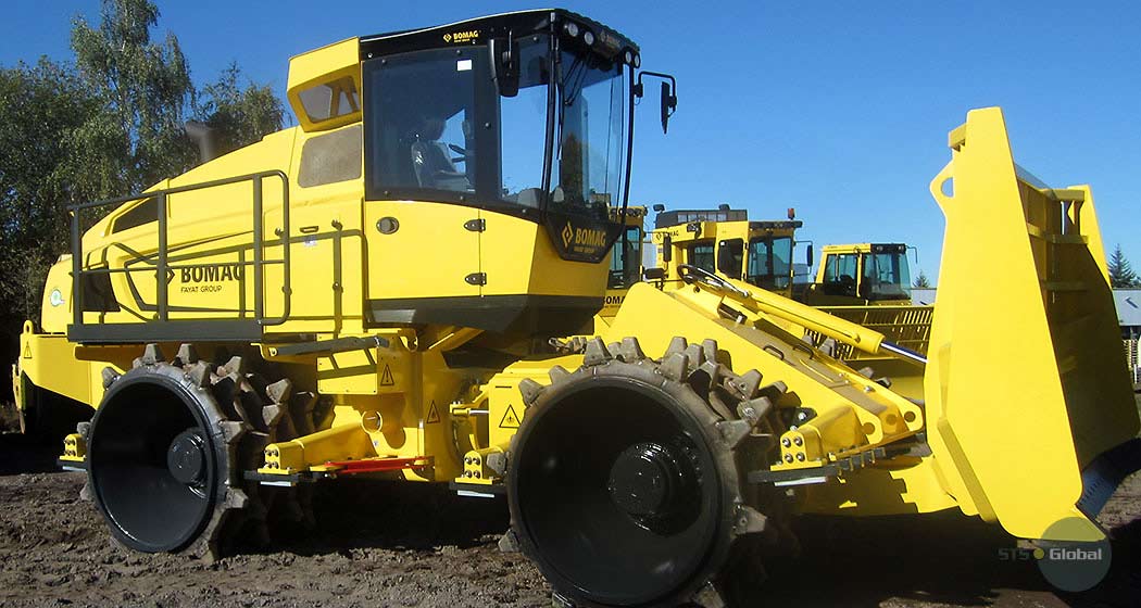 Bomag landfill compactor picture 1