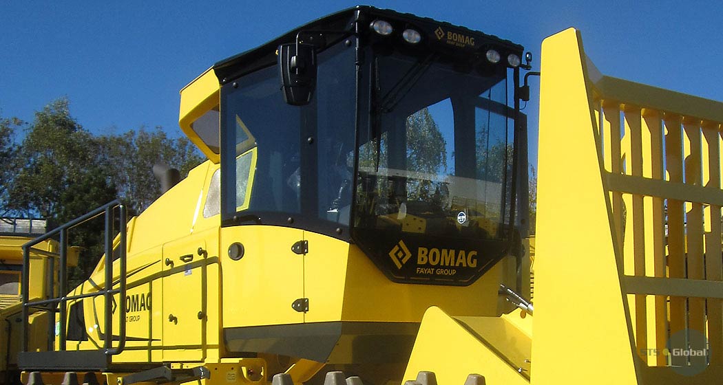 Landfill compactor Bomag picture 1