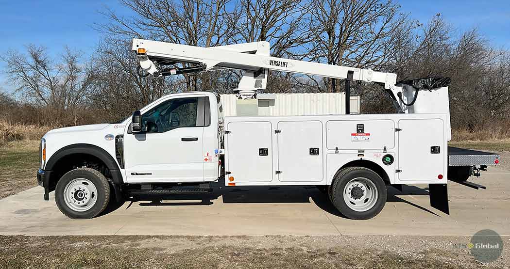 Bucket Truck Versalift side view picture 6