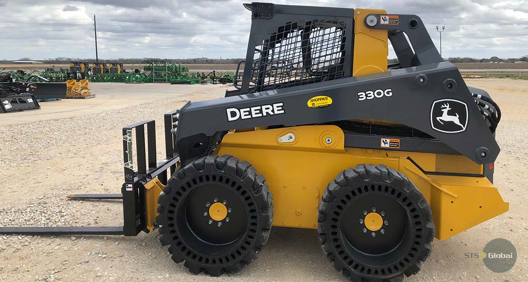 John Deere skid-steer picture 3